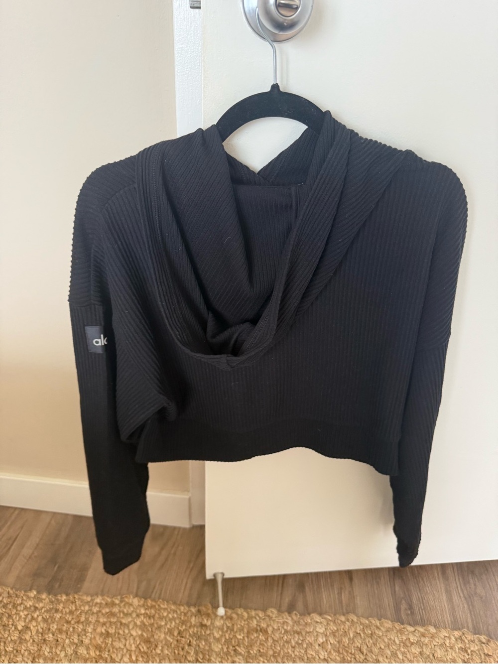 Alo Cropped Ribbed Sweatshirt - Picture 3 of 3